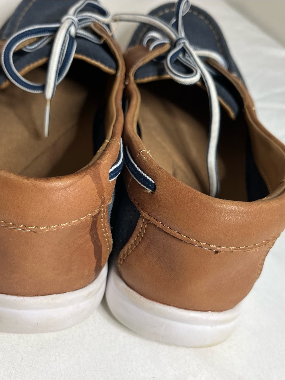 Clarks Navy and Brown Women’s Boat Shoes with Contrast Laces - Picture 3 of 12